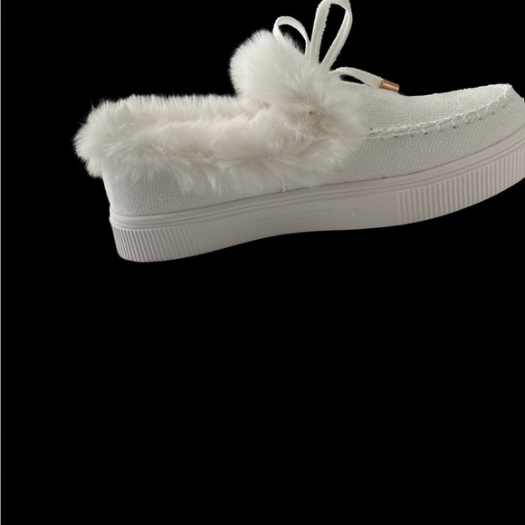 SHEIN White Winter Platform Slide On Shoes (New and Unused) - Picture 14 of 15